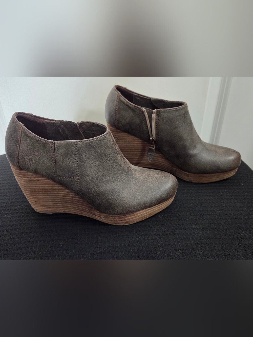 Dr. SCHOLLS Wedge Ankle Booties in Brown - Women's Comfort Heel SIZE 7